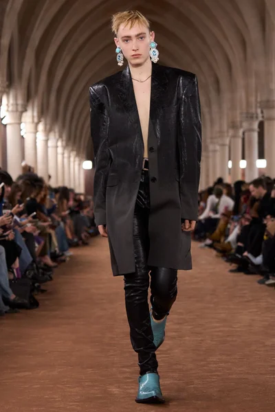 Look 47